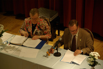 Sihteeri Hilkka Rajala ja puheenjohtaja Simo Mannervesi