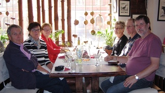 Lounas Metsästäjän ravintolassa