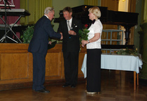 Olavi Koivu saa ansiomerkkinsä