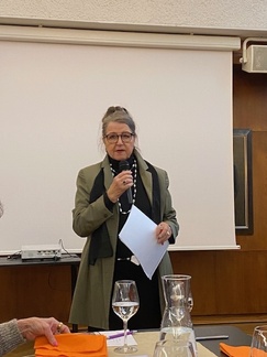 puhetta johti Riitta Blauberg