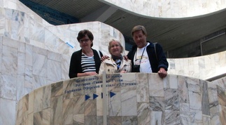 Oppaamme Sirje apureinaan Heljä ja Kyösti