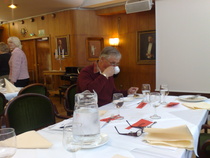 Taru Ryhti jo kahvissa